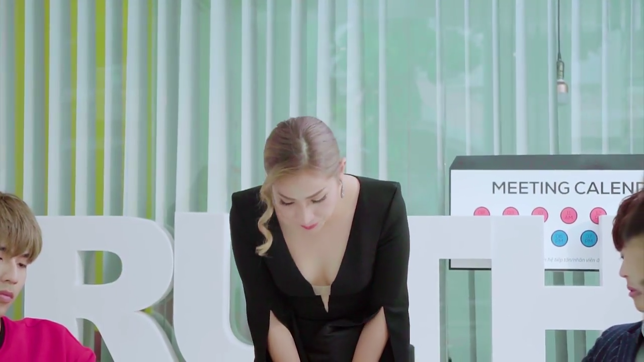 Gái quê Hồ Ngọc Hà bỗng bắt được vàng, trở thành con át chủ bài trong cuộc chiến showbiz